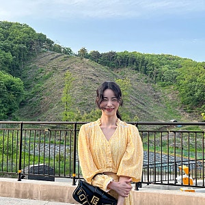 박연진 벗은 임지연 발망 가방 HOW MUCH?