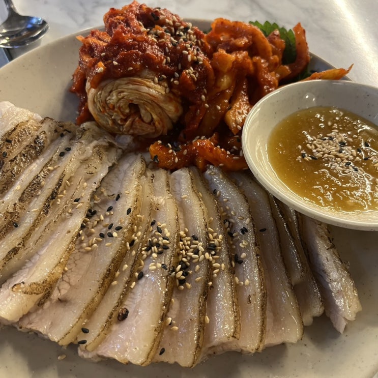  인천 부평 굴포천역 계란찜을 주는 보쌈 맛집 오봉집