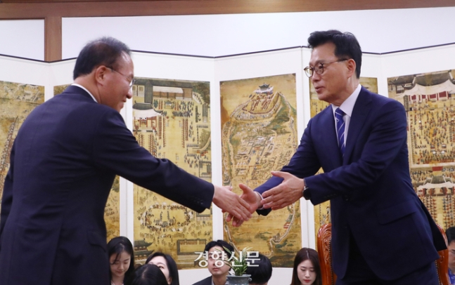 이소영 <b>장동혁</b> 원내대변인 회동, 25일 본회의 열어 전세사기... 