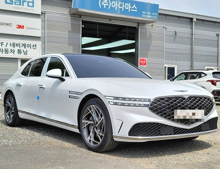  럭셔리 끝판왕 제네시스 eq900 가격 충격이지만 썬팅은 빠질 수 없지.