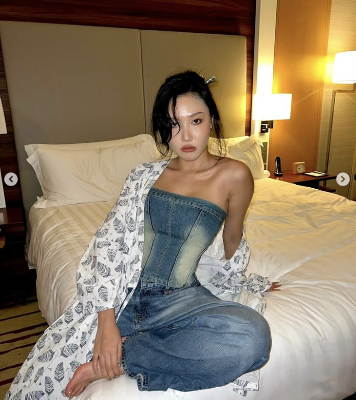 마마무 화사, 무대서 공연 중 관객들이 '엉덩이 인디언밥' 하자 반응은? 마마무 화사, 무대서 공연 중 관객들이 '엉덩이 인디언밥' 하자 반응은?