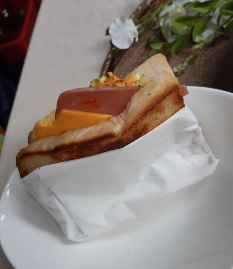  에그 드랍 샌드위치,,, K-직장인의 아침식사론 최적