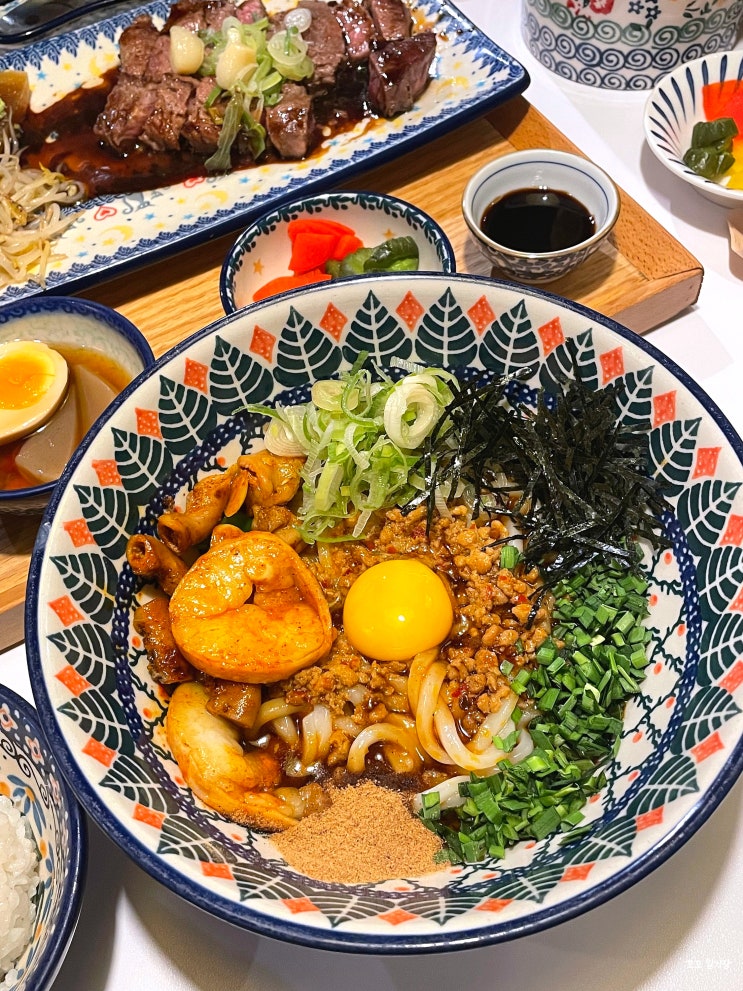  신촌역 맛집 마제소바랑 스테이크 맛보기 - 신촌 미도인