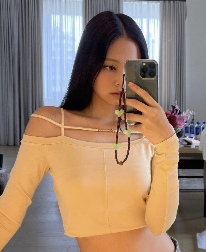  지금부터 입으면 더할나위 없이 좋은 여성 크롭 탑 티셔츠 코디 추천!