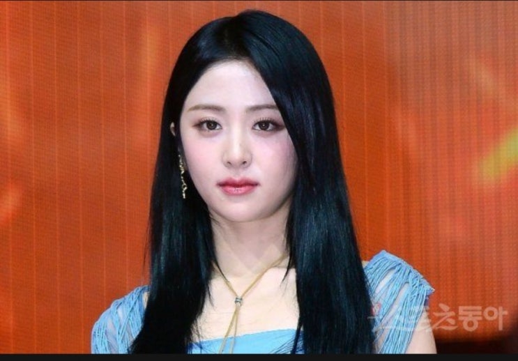 <b>르세라핌 허윤진</b> 가족상 “팬사인회 <b>불참</b>”