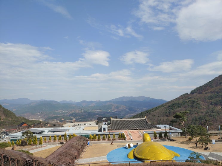 경상남도 산청여행 (산청9경 동의보감촌 1탄 : 엑스포주제관,한의학박물관, 허준선생 동상, 신의 유의태 동상, 산청 범학리 삼층석탑, 황금장수거북 조형물) 경상남도 산청여행 (산청9경 동의보감촌 1탄 : 엑스포주제관,한의학박물관, 허준선생 동상, 신의 유의태 동상, 산청 범학리 삼층석탑, 황금장수거북 조형물)