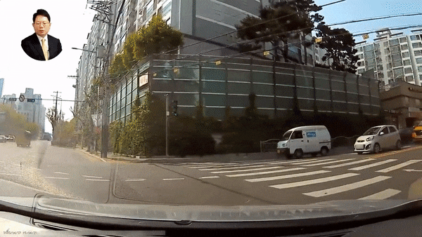 무단횡단 보행자와 부딪힌 택시…"경찰·보험사가 운전자에 책임 물어 억울" 무단횡단 보행자와 부딪힌 택시…"경찰·보험사가 운전자에 책임 물어 억울"