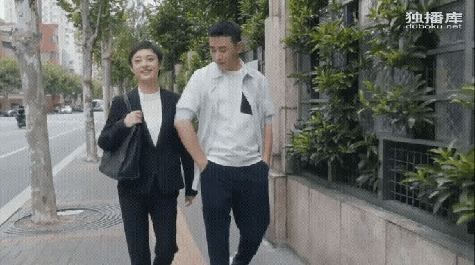  <중드 안가 46화>새로이사간집이 사무실 바로 근처라믄서 바로근처가 50분걸어야함그걸 또 둘이 좋다고 걸어서 감