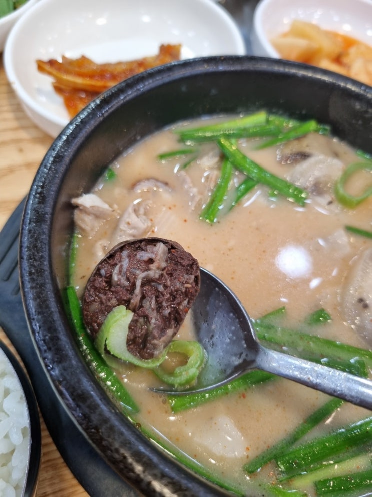  [수원 호매실 순대국밥 맛집] 고소한 피순대가 가득한 전주진피순대.