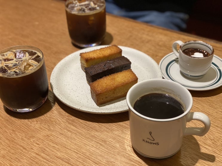  노우즈 종로 카페 코코넛바