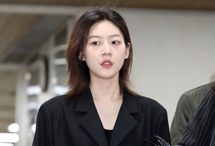 김새론 음주운전으로 공개 연기된 '사냥개들', 드디어 베일 벗었다 김새론 음주운전으로 공개 연기된 '사냥개들', 드디어 베일 벗었다