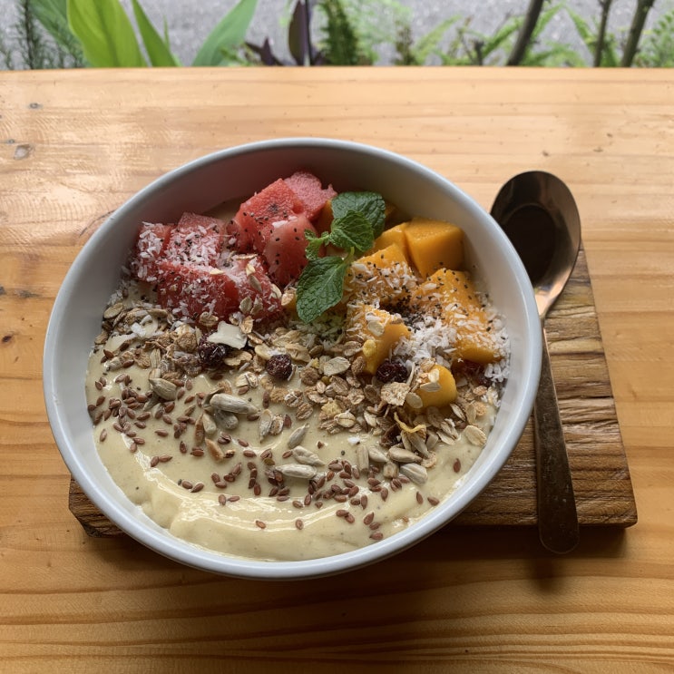  치앙마이카페 올드타운 스무디볼맛집 Vegan meals Chiangmai 비건밀스 치앙마이