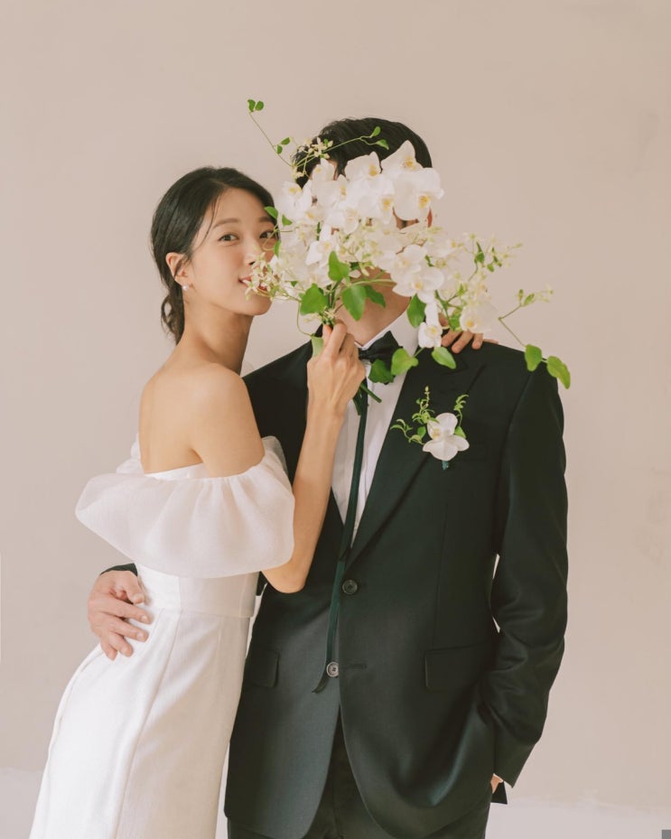걸그룹 나인뮤지스 멤버 민하, '3년 열애' 행복한 5월의 신부...원없이 즐기고 웃은 결혼식 걸그룹 나인뮤지스 멤버 민하, '3년 열애' 행복한 5월의 신부...원없이 즐기고 웃은 결혼식
