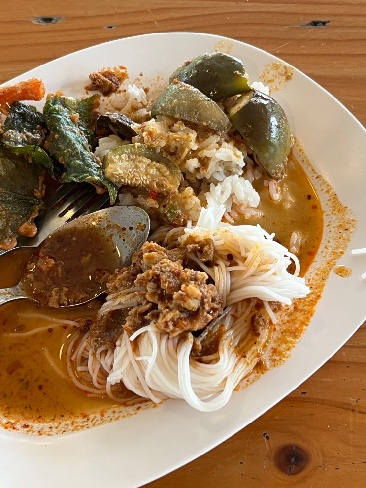  치앙마이맛집 핑강 근처 카놈진뷔페 Kanom Jeen Buffet Wat Ket - บุฟเฟต์ขนมจีนวัดเกต
