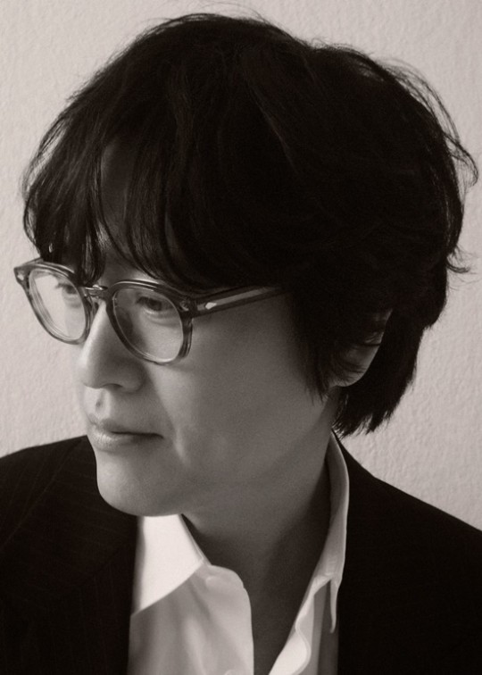  가수 김동률 4년 만에 새 싱글 앨범 황금가면 발표