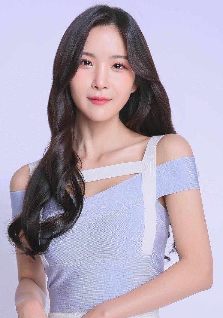 "치마를 허리까지" 레인보우 출신 조현영, 키스마크 의혹부터 성추행 피해 고백까지 "치마를 허리까지" 레인보우 출신 조현영, 키스마크 의혹부터 성추행 피해 고백까지