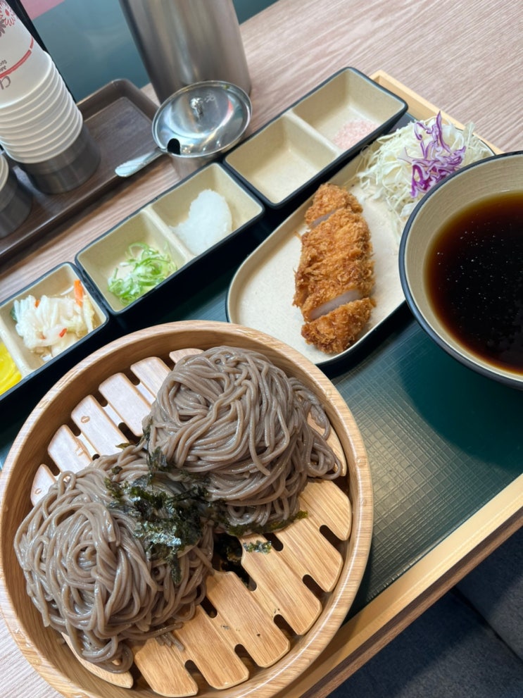  명동 "청년모밀"점심식사