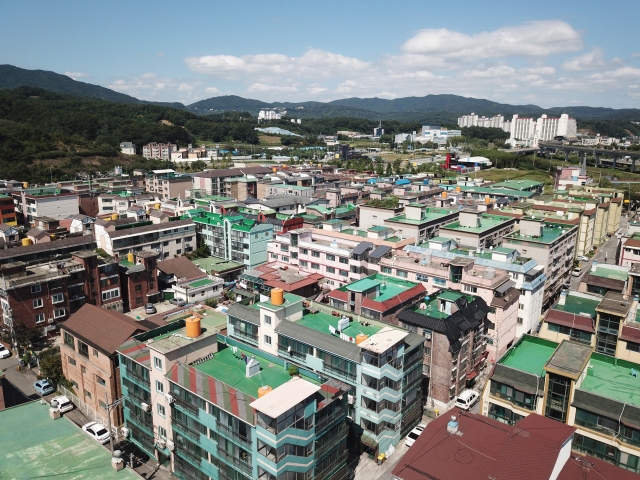 빌라 전세 이미 폐허인데…보증금 급락에 역전세 초비상 빌라 전세 이미 폐허인데…보증금 급락에 역전세 초비상