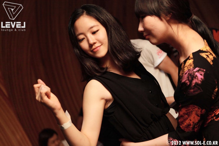  소개팅 대화법 지루하지 않게 집중시키기