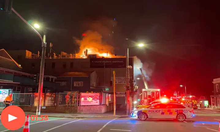 뉴질랜드 호스텔 화재: 웰링턴 화재에서 최소 6명이 사망하고 11명이 실종되었습니다