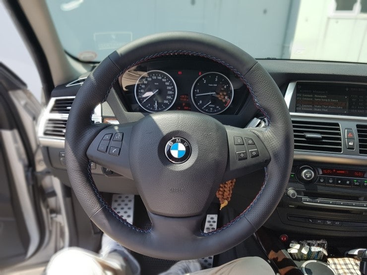 핸들가죽교체 / 두께보강 / 엄지걸이 / BMW / X5