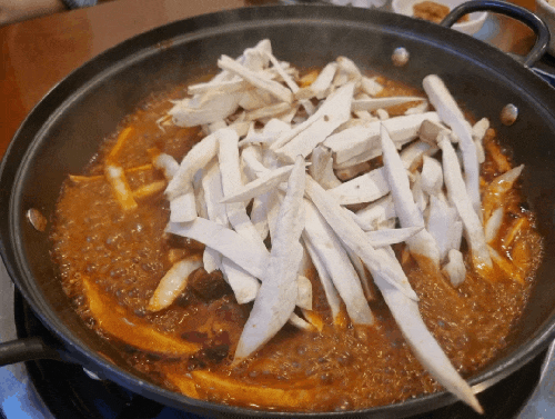  라페스타 매운거 땡길땐 양푼등갈비 담산 리뷰