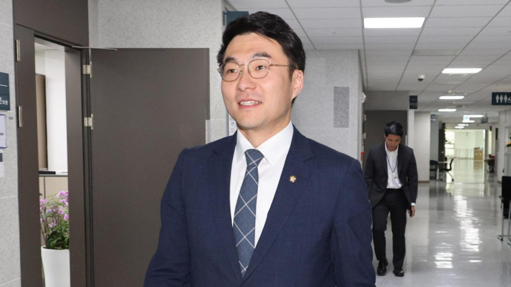 '김남국 논란'에 <b>민주</b> 내홍…<b>간호법</b> 거부권 공방