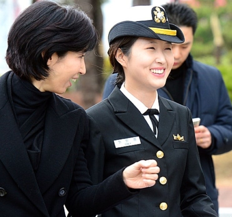 최태원과 <b>노소영</b> 둘째 딸 민정 씨가 부모 이혼 소송 <b>재판부</b>에... 