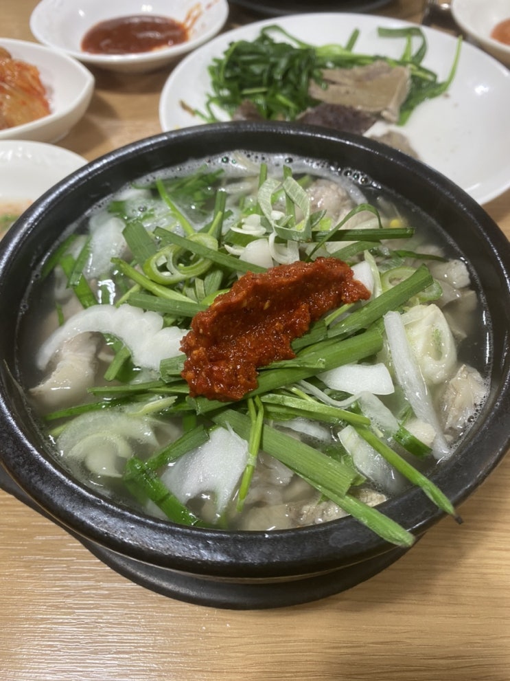  순천 웃장 괴목국밥 수육은 서비스~/국밥골목 국밥거리 순천맛집 순천국밥