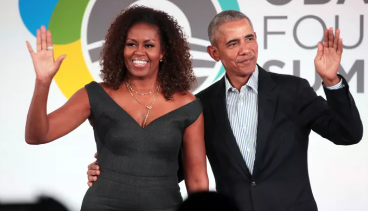 버락 오바마, 미셸과의 결혼 생활에서 힘든 시기에 대해 언급: '백악관에서 벗어나는 것은 확실히 도움이 됩니다.'