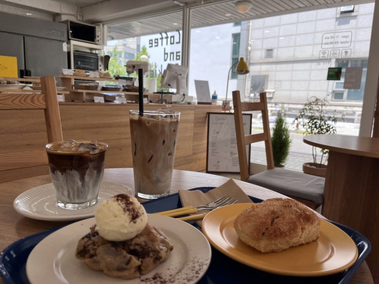 일산 밤리단길카페 *카페달로* 우드문 옐로우갬성 디저트맛집/ 수제쿠키 스콘 선물 일산 밤리단길카페 *카페달로* 우드문 옐로우갬성 디저트맛집/ 수제쿠키 스콘 선물