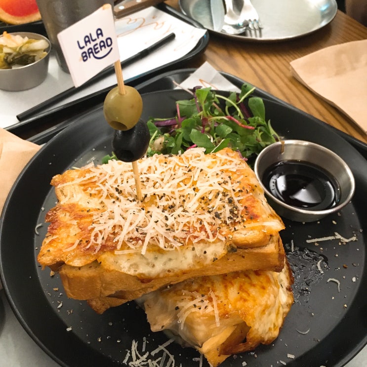  송리단길 브런치 메뉴가 맛있는 베이커리 맛집 : 라라브레드