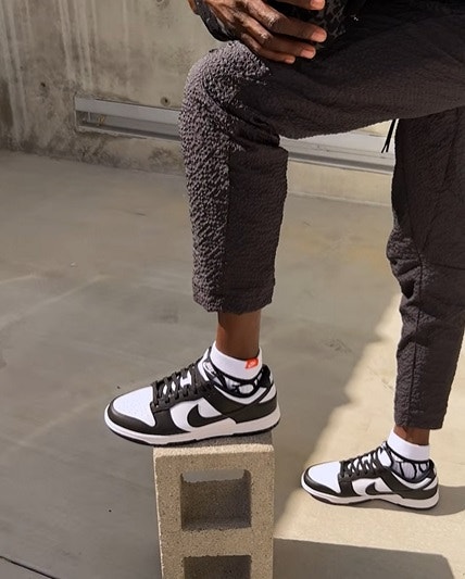범고래와 판다를 닮은 인기 만점, 나이키 덩크 로우 레트로 블랙 화이트 (Nike Dunk Low Retro Panda)....