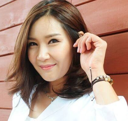  배우 정인아 스카이다이빙 프로필 사인