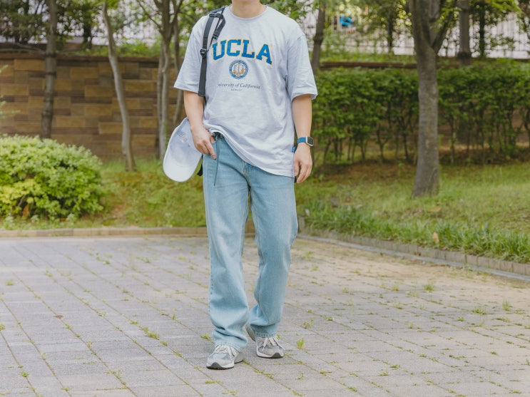 UCLA 로고 패치 남자 오버핏 반팔티셔츠 코디 (커플티 브랜드로 찰떡)