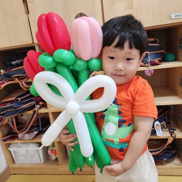[육아.일상.일기] 4살 미니의 스승의 날c with.곰곰조이 풍선 튤립 꽃다발