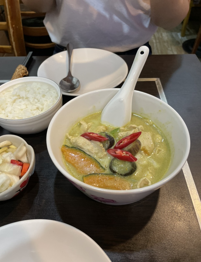 [용산/후암동 맛집] 창수린 - 현지인의 진짜 태국음식을 맛볼 수 있는 곳! / 그린커리, 팟타이
