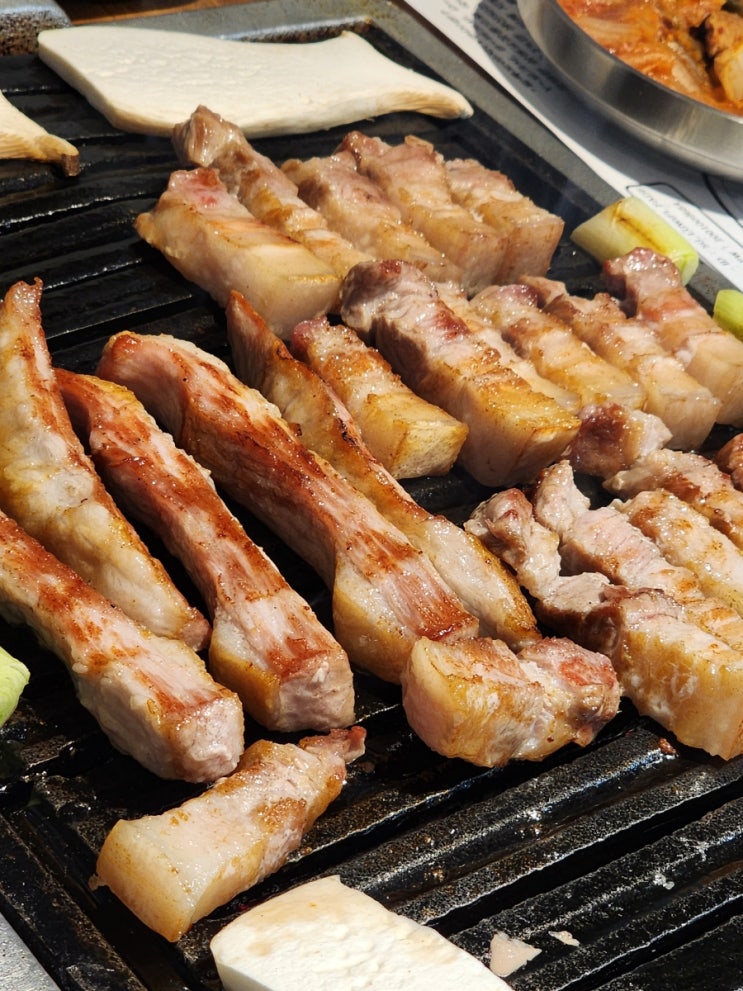  원주 맛집 구워주는 질 좋은 고기집 '송돈'