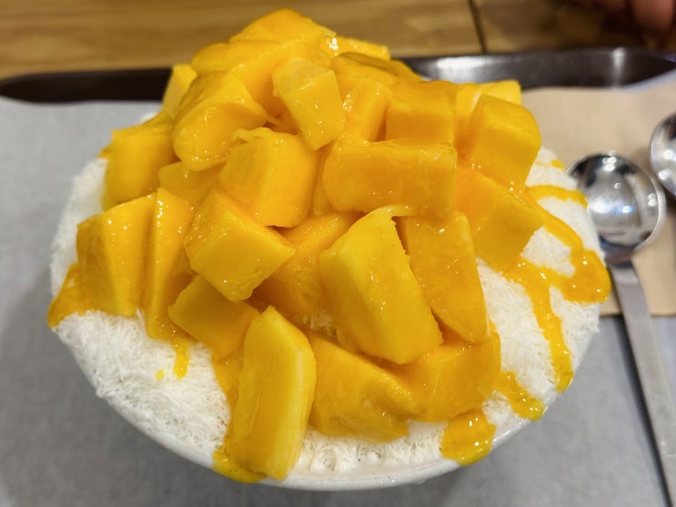  건대 빙수맛집 커피앤버스 | 망고빙수, 말렌카 허니케이크: 서울/자양동