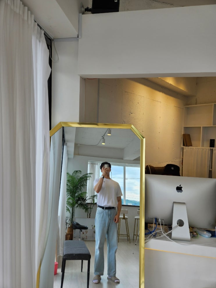 20230518 봄 데일리룩 폴로 흰색 티셔츠 연청 와이드 청바지 20230518 봄 데일리룩 폴로 흰색 티셔츠 연청 와이드 청바지