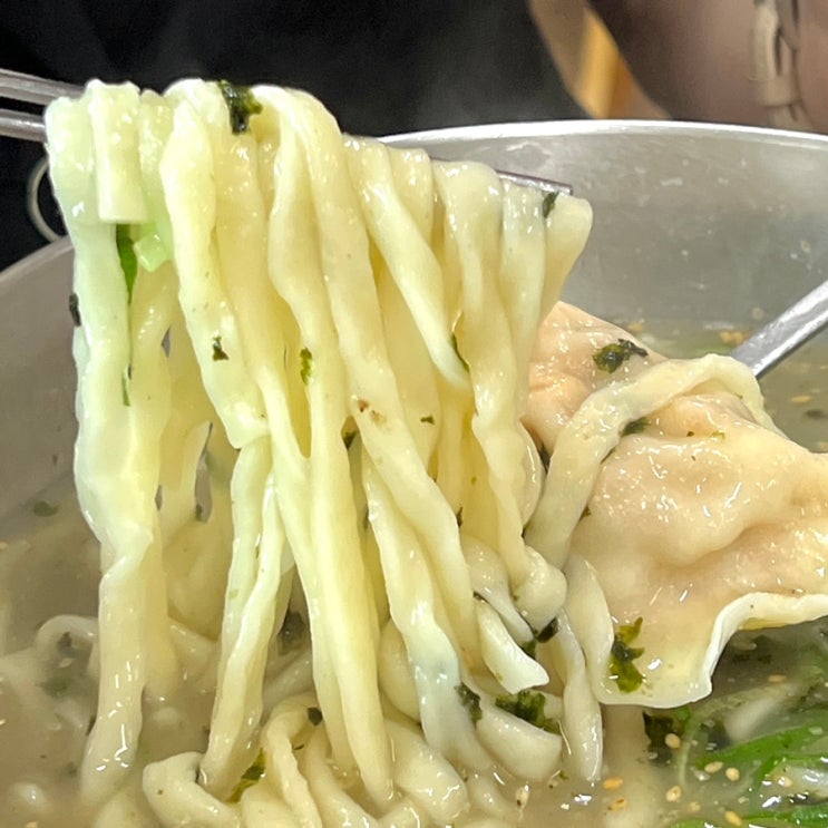  원주 칼국수 맛집, 겉절이 김치와 김치만두, 칼만두가 맛있는 무실동 청담