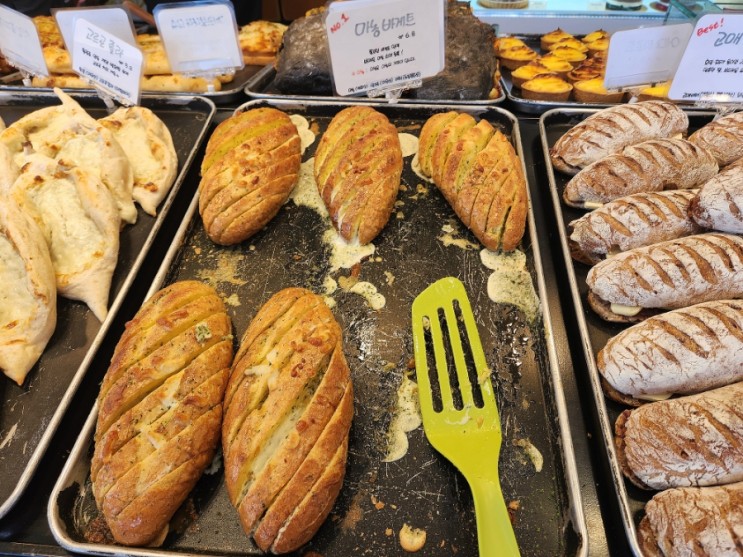 제주 함덕 빵집 추천 여행가서 꼭 사가야 하는 빵지순례 성지 마농바게트 마늘빵이 유명한 오드랑베이커리 