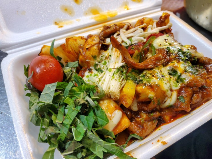  [길거리음식] 부평 깡통 야시장 음식 후기(치즈꼼장어, 비빔당면)(짧음)