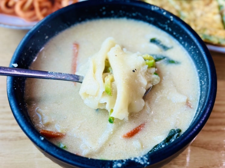 북한강맛집. 더 수제비 남양주 본점 쫄깃쫄깃 맛있는 수제비가 있는 물의 정원 맛집