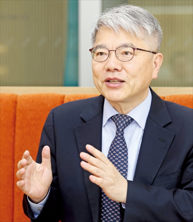 "16년 미룬 연금개혁, 尹 임기내 보험료 최소 2%P 올려야 만회" "16년 미룬 연금개혁, 尹 임기내 보험료 최소 2%P 올려야 만회"
