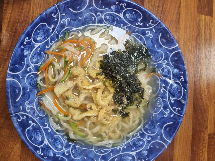  면발이 쫄깃하게 살아있는 매탄동 칼국수 맛집 《선비손칼국수 매탄점》