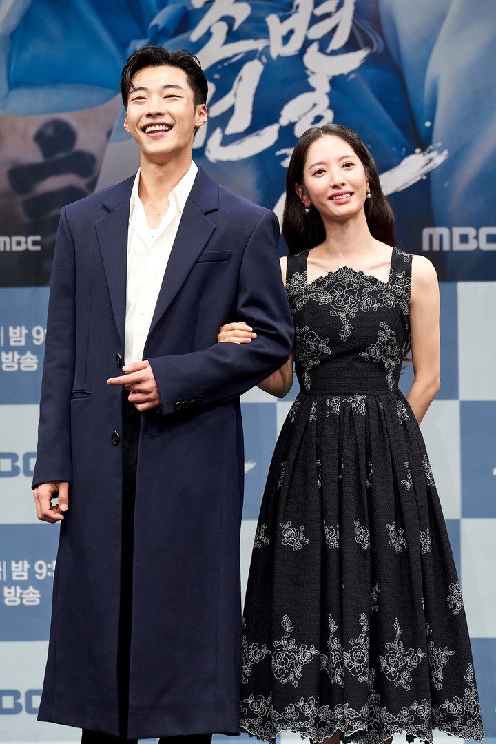 "김지연 배려 없어" 우도환, 미공개 방영분 애정신 공개했다가...팬들 뿔났다 "김지연 배려 없어" 우도환, 미공개 방영분 애정신 공개했다가...팬들 뿔났다