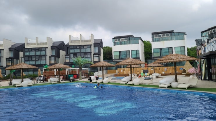  경주 천북 펜션 아기랑갈만한곳 보문단지 숙소 오푸스11 풀빌라 이국적인 수영장 펜션
