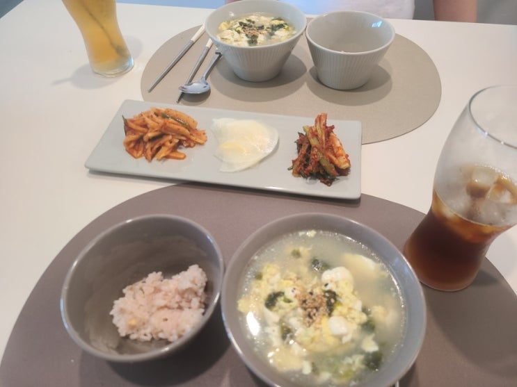  [집밥-보통날] 아침을 국과 밥으로 간단히 먹을때 적합한 순두부계란탕