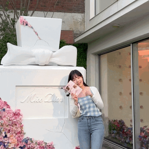  성수 디올 팝업스토어 전시회!